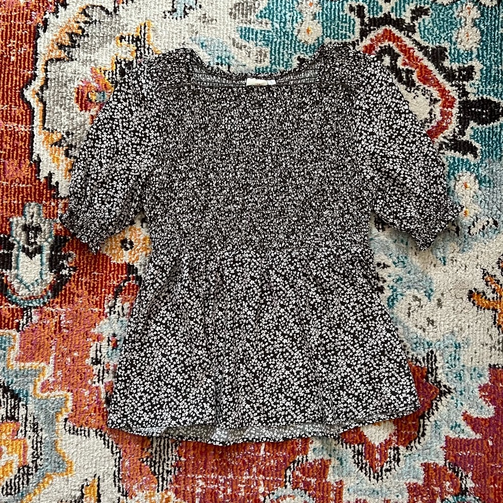 Love Olive, Co top